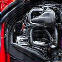 きれいに磨かれたエンジンルーム